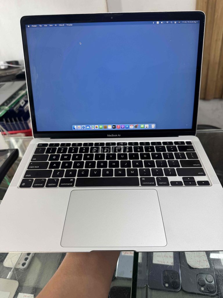 Apple Macbook Air M1 8GB/256GB Bạc. Mua bán Laptop tại Quận Đống Đa Hà Nội được đăng bởi Lê Khuyến hình 1