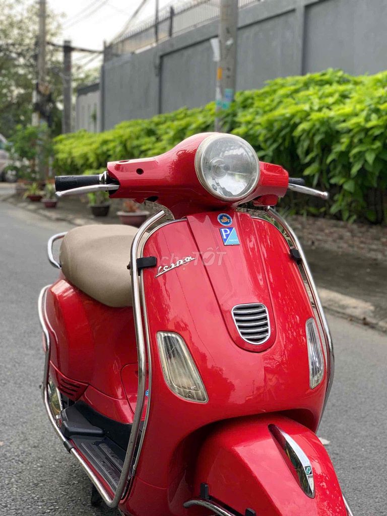 🌈Xe Vespa màu đỏ  dán keo mới  len ken 95 %. Mua bán Xe máy tại Thành phố Thủ Đức Tp Hồ Chí Minh được đăng bởi Nguyễn Thanh Bình hình 5