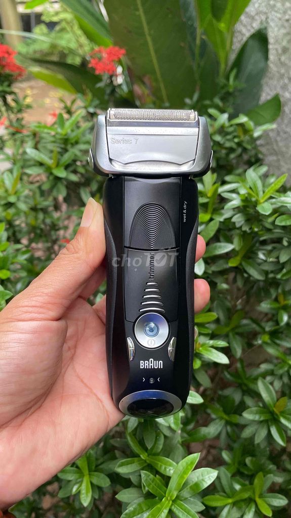 Máy cạo râu Braun Series 7 Nam Đen Đức. Mua bán Phụ kiện thời trang khác tại Thành phố Trà Vinh Trà Vinh được đăng bởi Huỳnh Lê Tân hình 1
