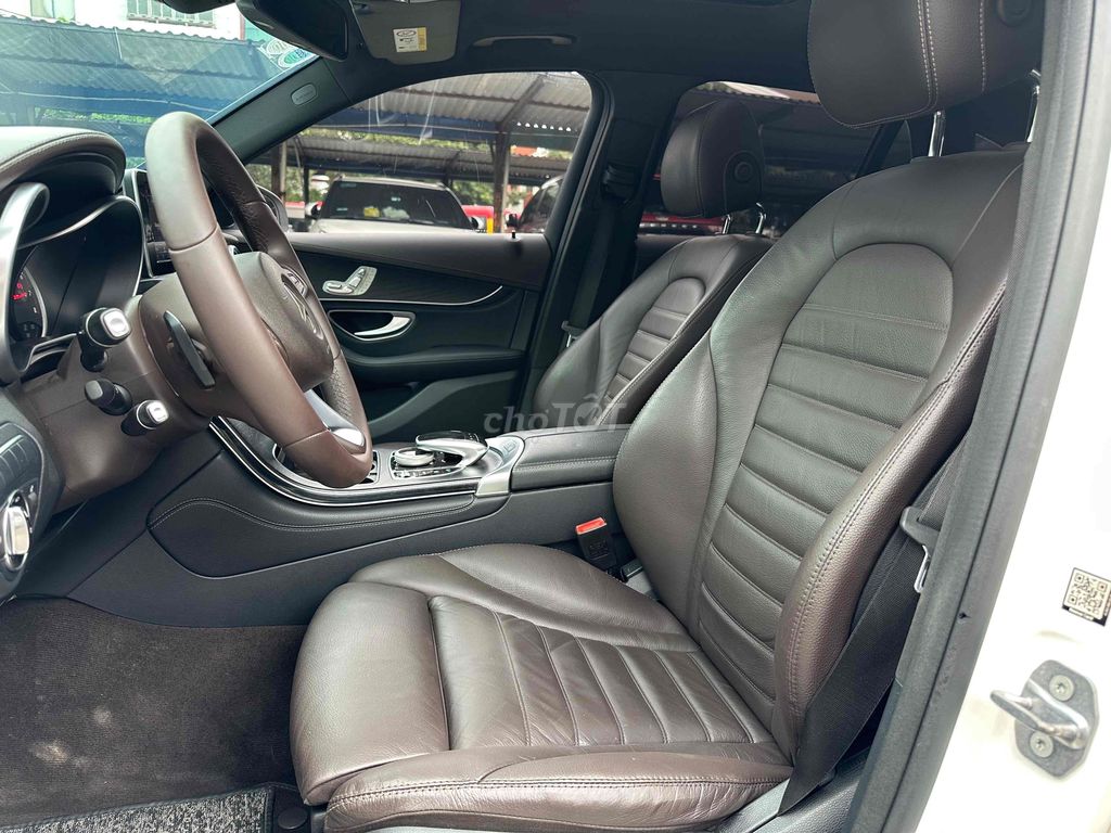 Mercedes Benz GLC 300 AMG  2016 Trắng Nâu 9 Vạn. Mua bán Ô tô tại Quận Cầu Giấy Hà Nội được đăng bởi Vũ Kiên hình 17