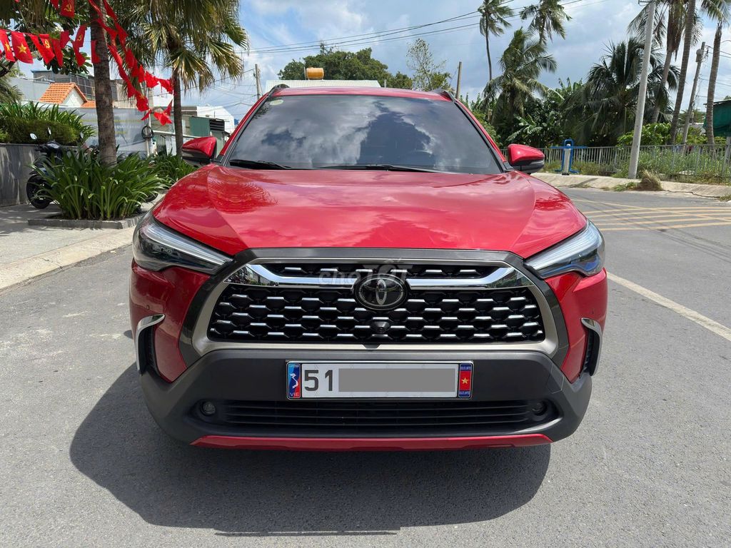 Toyota Corolla Cross 2023 автомат, красный