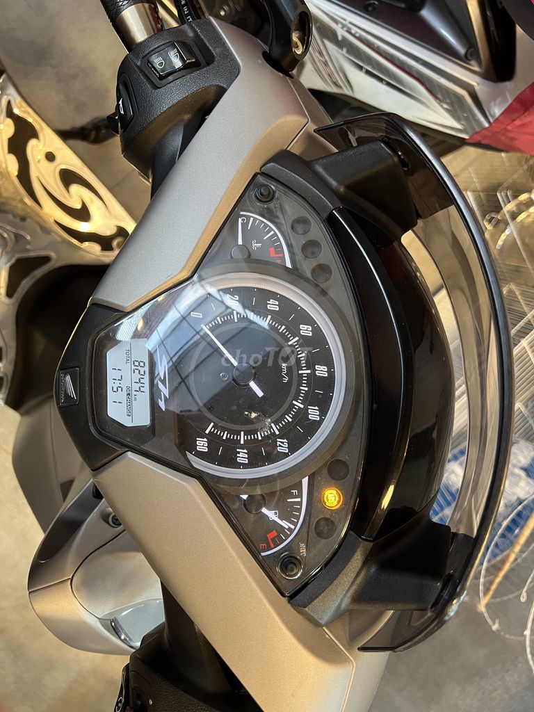 Xe SH 150i ABS Xám mới 96% Chính chủ ít dùng. Mua bán Xe máy tại Quận 12 Tp Hồ Chí Minh được đăng bởi Hoàng Đoàn Ngọc hình 5