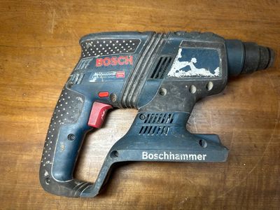 Xác máy khoan pin bê tông bosch 36vol. Mua bán Đồ chuyên dụng, Giống nuôi trồng tại Quận Ninh Kiều Cần Thơ được đăng bởi Nguyễn An