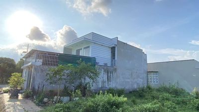 BÁN NHÀ 1 TRỆT 1 LẦU LỬNG HÒA LONG BÀ RỊA