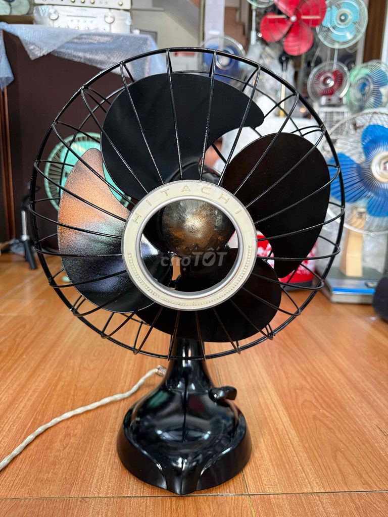 Quạt điện Hitachi Nhôm Đen 30cm. Mua bán Quạt tại Thành phố Hải Dương Hải Dương được đăng bởi hồ văn út  hình 1
