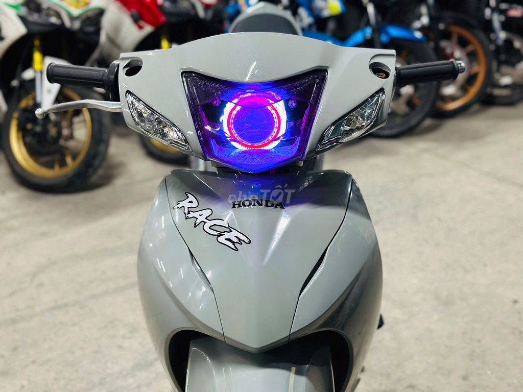 XE MÁYTHANH TÙNG_WAVE A 110 ĐỘ KIỂNG CHẠY 800KM. Mua bán Xe máy tại Quận Nam Từ Liêm Hà Nội được đăng bởi THANH TÙNG hình 3