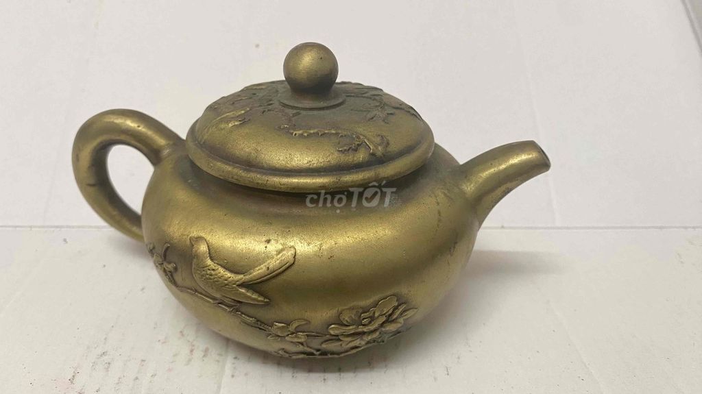 Ấm Trà Hoa Văn Mai Điểu Bằng Đồng Vàng Cũ Sưu Tầm. Mua bán Đồ sưu tầm, đồ cổ tại Quận 3 Tp Hồ Chí Minh được đăng bởi TinTin Shop hình 1