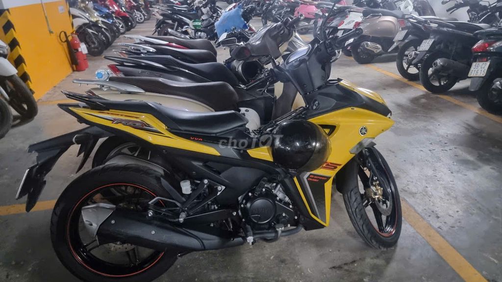 Xe máy Yamaha Exciter 155 VVA Vàng Đen. Mua bán Xe máy tại Quận 7 Tp Hồ Chí Minh được đăng bởi Hanna Tran hình 5
