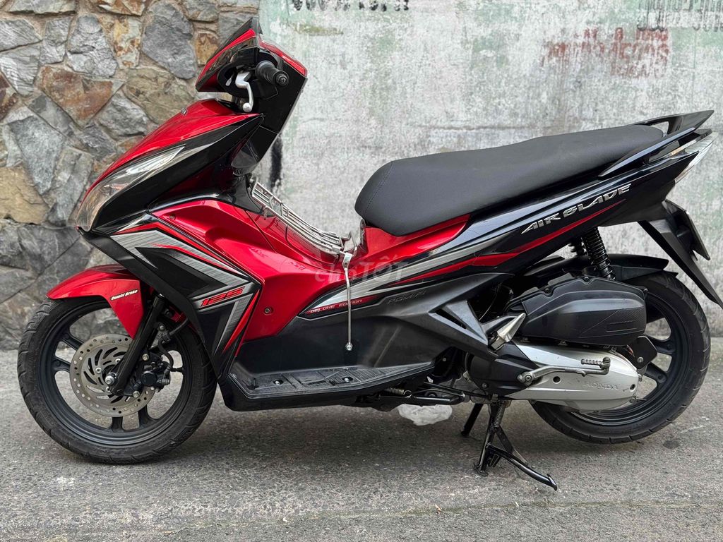 Air Blade khoá lớn bstp chính chủ. Mua bán Xe máy tại Quận Phú Nhuận Tp Hồ Chí Minh được đăng bởi Mua xe củ giá cao hình 3