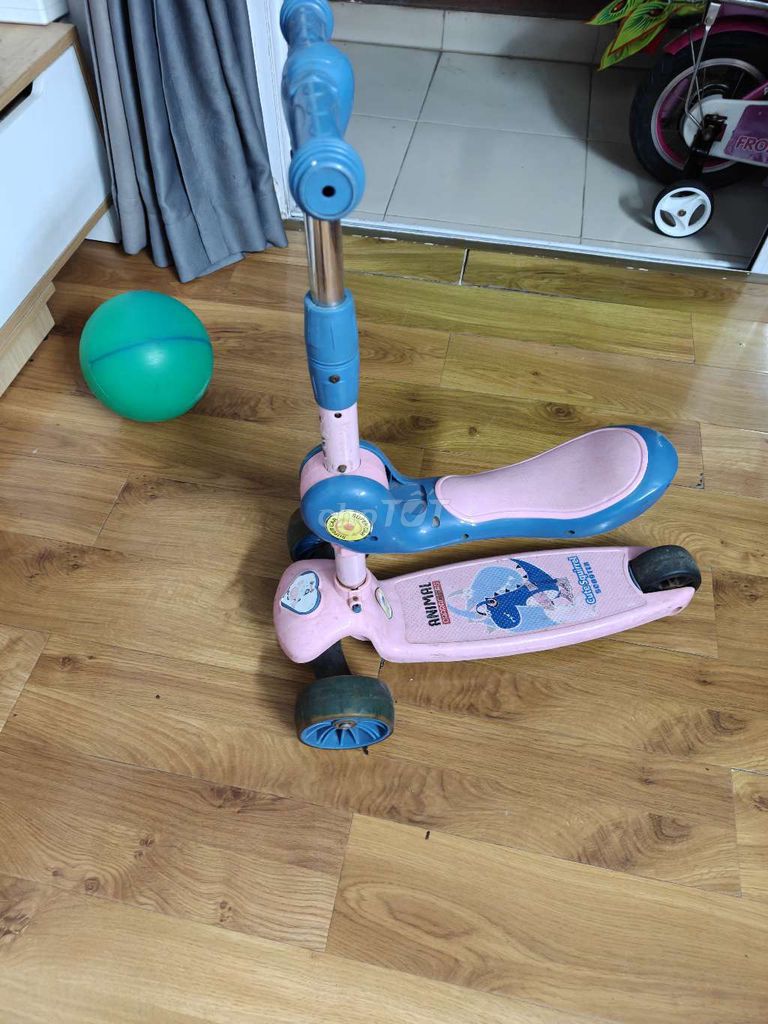 Xe scooter bé gái Hồng, Xanh đã sử dụng. Mua bán Mẹ và bé tại Quận Bình Tân Tp Hồ Chí Minh được đăng bởi Vĩ hình 1
