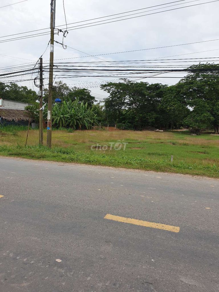 Cần bán gấp lô đất vị trí đắc địa mặt tiền đường 823 â