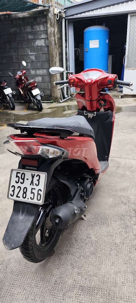 Honda Vision 2018 красный