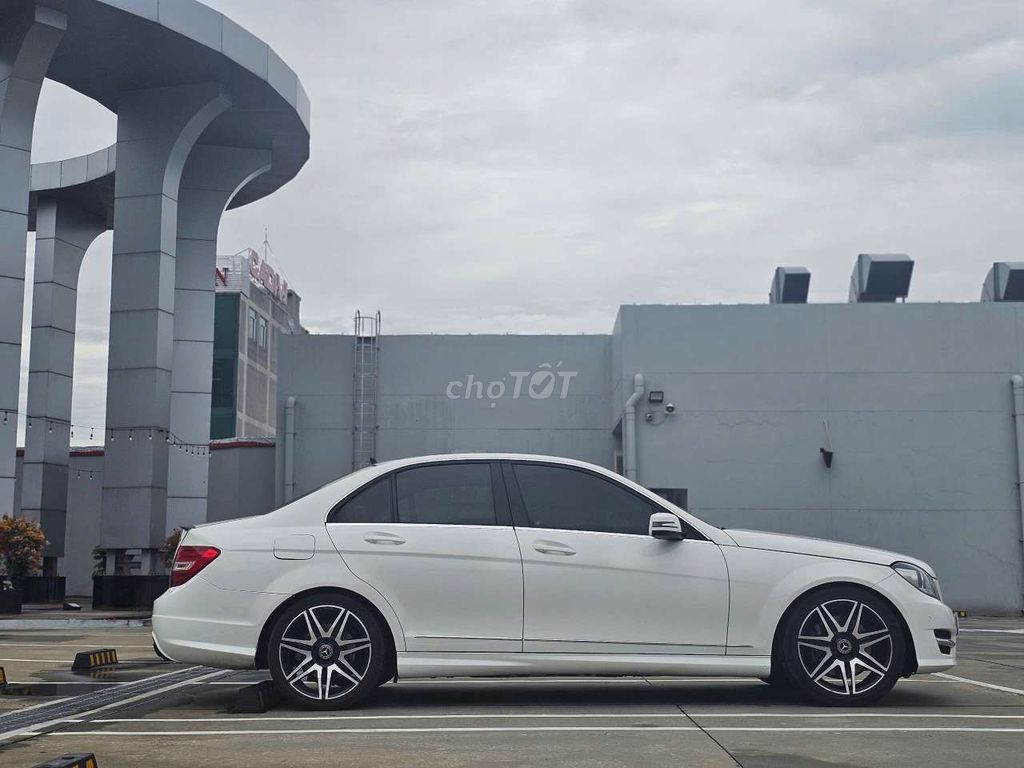 MERCEDES C300 AMG PLUS  SX 2013. Mua bán Ô tô tại Quận Gò Vấp Tp Hồ Chí Minh được đăng bởi THẾ GIỚI Ô TÔ AUTO WORLD  hình 6