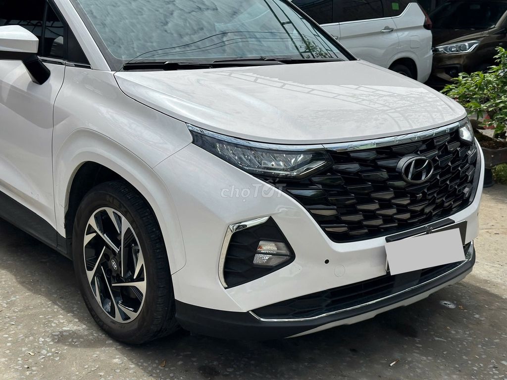 Hyundai Custin 2023 2.0 Cao cấp - 9000 km