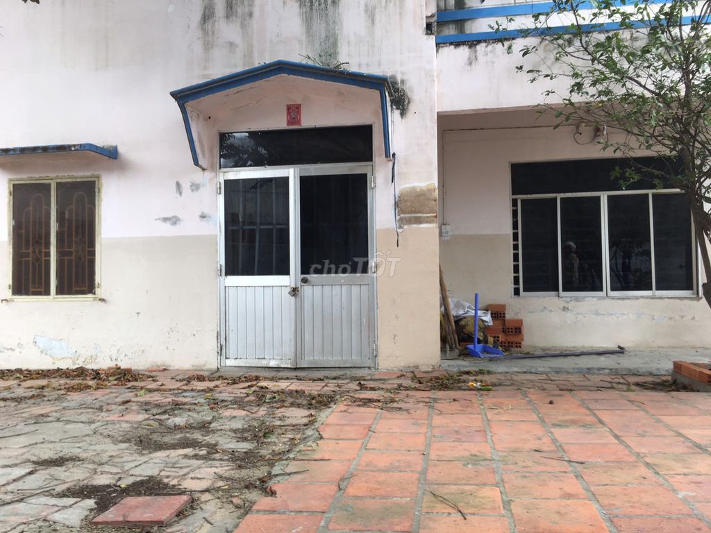 Nhà sân vườn rộng 380m² cho thuê – Vừa ở vừa kinh doanh- Giá chỉ 3tr6