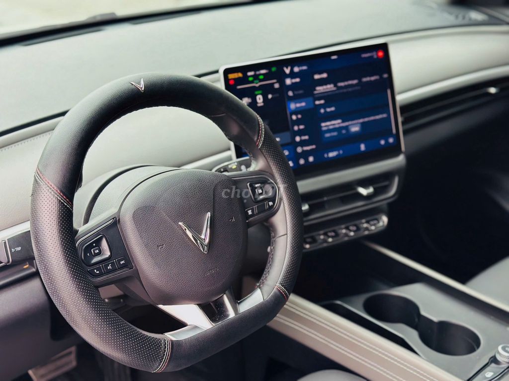 VinFast VF6 ECO 2025 Trắng. Mua bán Ô tô tại Quận Cầu Giấy Hà Nội được đăng bởi ĐẶNG QUANG HUY hình 6