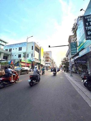 Аренда · 10 комн. · 175 м² · Quận Hải Châu, ул. Đường Hùng Vương