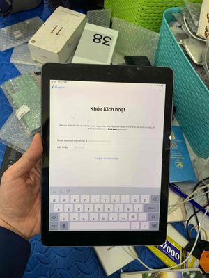 Bán Xác Ipad Air khoá icloud nứt kính bản lắp sim. Mua bán Máy tính bảng tại Quận Hà Đông Hà Nội được đăng bởi Hùng Mạnh Mobile
