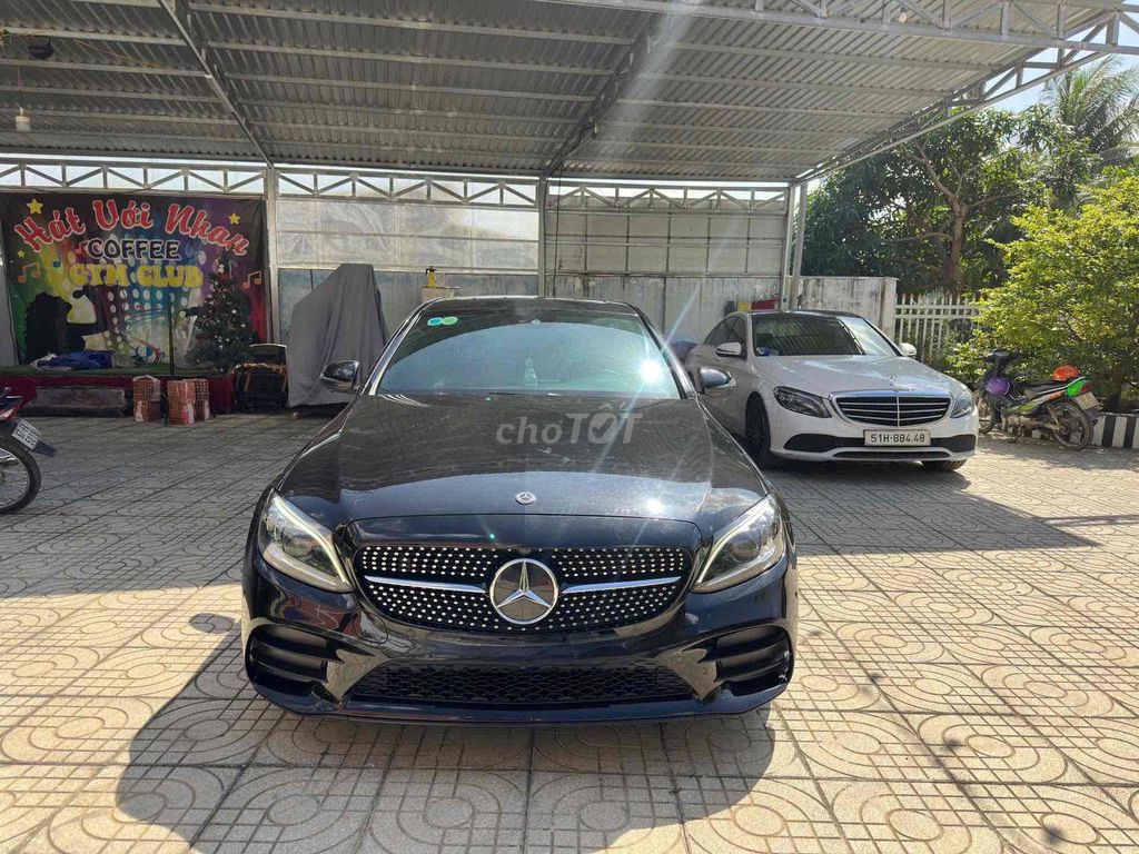 Mercedes-Benz C300 AMG 2019 Đen 58.000km. Mua bán Ô tô tại Quận 7 Tp Hồ Chí Minh được đăng bởi Hoàng Anh Tuấn hình 1