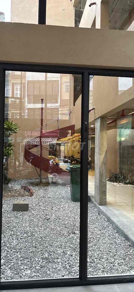 Phòng mới xây xong mặt tiền đường chính Đà Nẵng