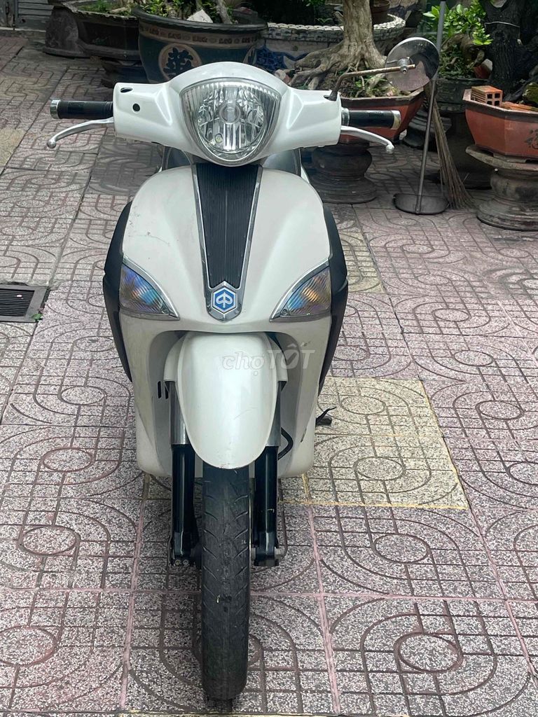 Liberty 125ie белый, госномер 428.28, отличное состояние