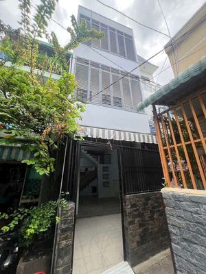 Nhà phố 44 m² · 4 PN · Đường Nguyễn Văn Luông