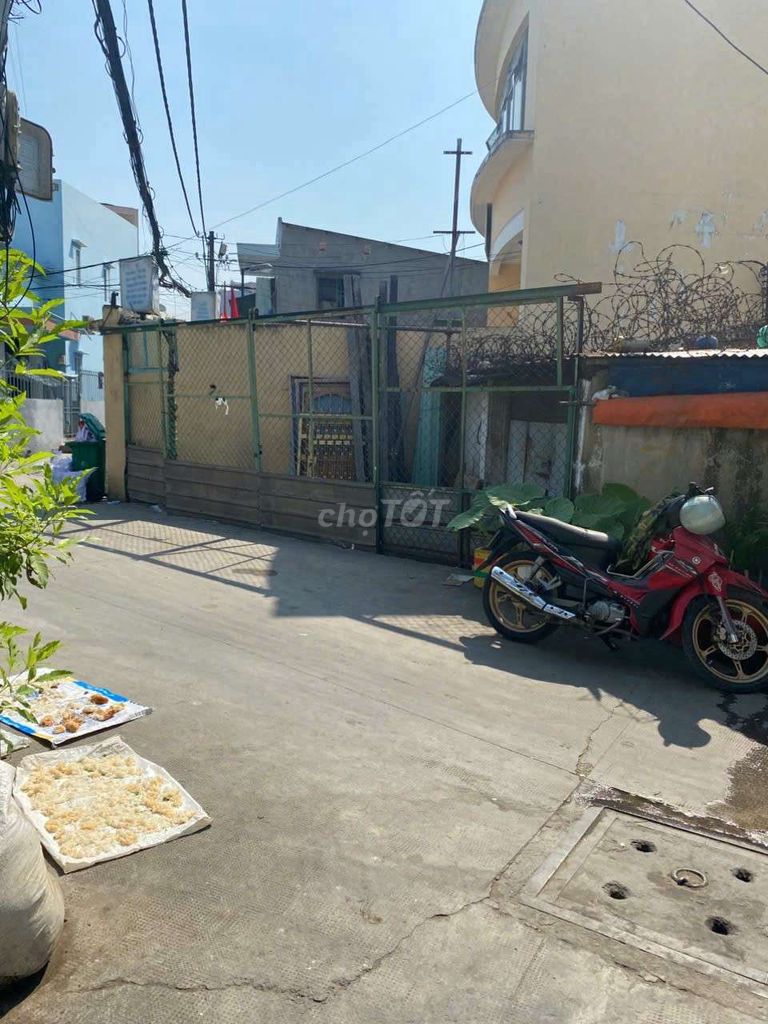 NHỈNH 3 TỶ NHÀ RIÊNG HOÀI THANH Q8 - 3PN - NỞ HẬU ĐẸP