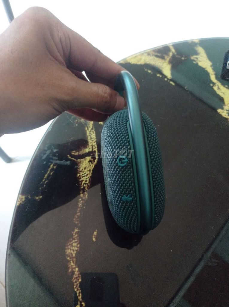 dư dùng thanh lý JBL CLIP 4 pin còn rất trâu