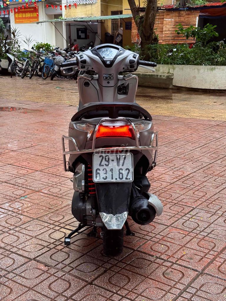 Специальное серебряное шлифование Honda Lead 2023 Nice Go Less HN