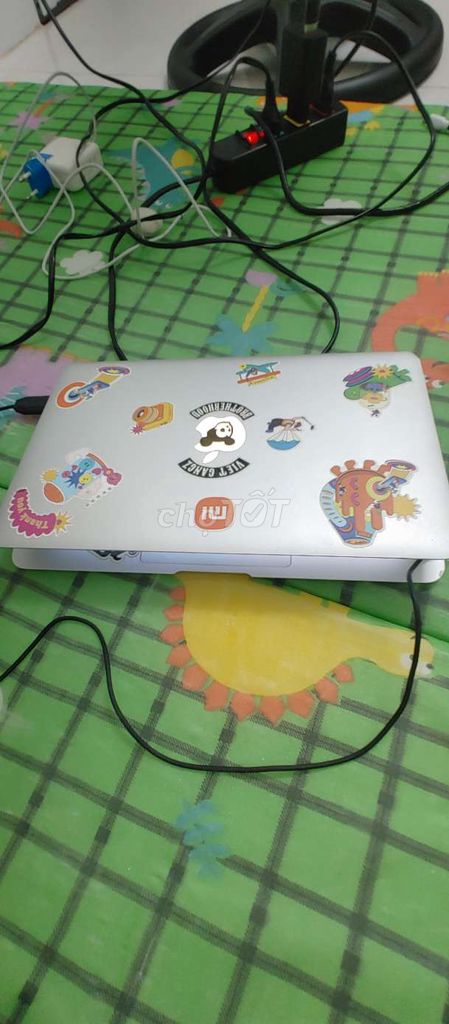 Macbook air 2012 còn đẹp pin còn dùng 1_2h