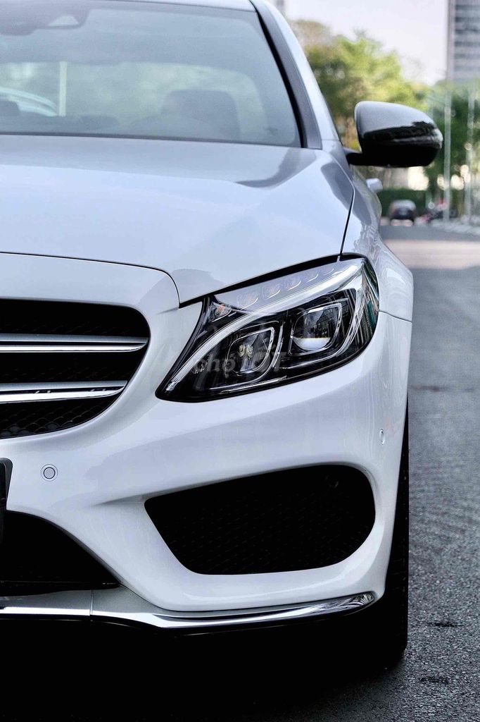 Mercedes-Benz C-Class C300 AMG 2017 Trắng. Mua bán Ô tô tại Quận 7 Tp Hồ Chí Minh được đăng bởi Quý Auto Nam Sài Gòn hình 3