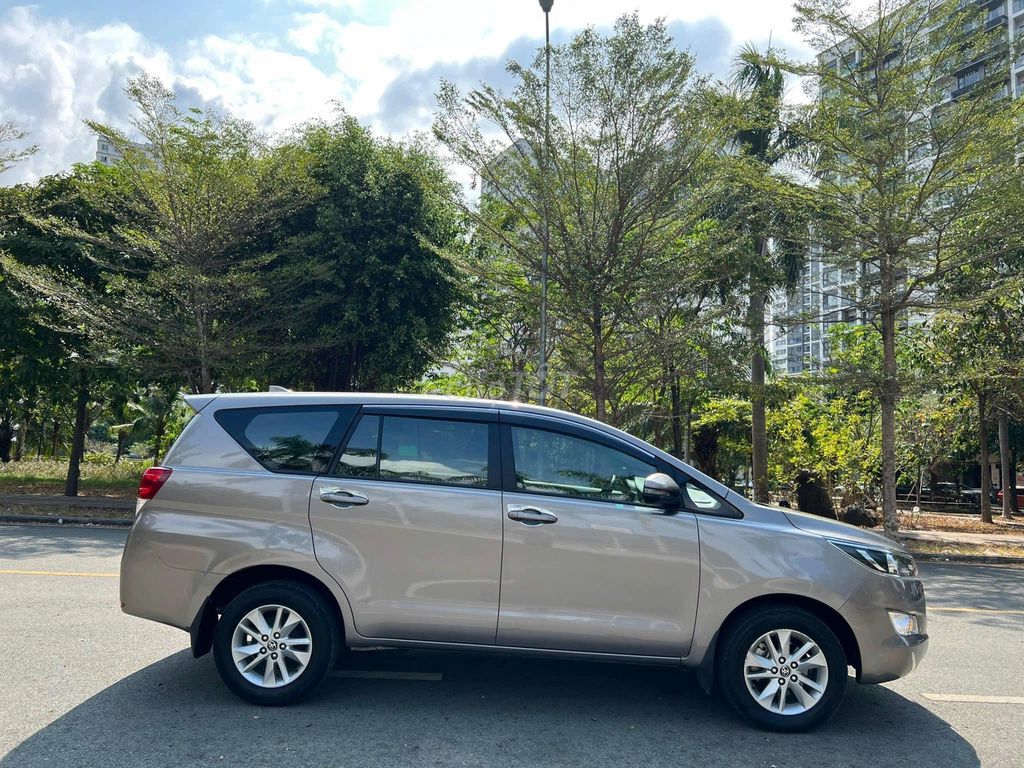 Innova sx 2019 số sàn màu ghi, động cơ máy xăng. Mua bán Ô tô tại Quận Gò Vấp Tp Hồ Chí Minh được đăng bởi Việt 8080 hình 7
