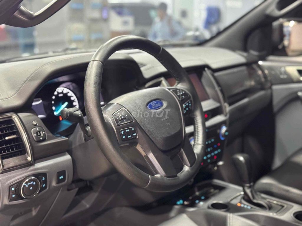 Ford Everest 2016 Titanium 2.2L AT 4x2 - 74000 km. Mua bán Ô tô tại Quận 3 Tp Hồ Chí Minh được đăng bởi Duy Vỹ hình 7