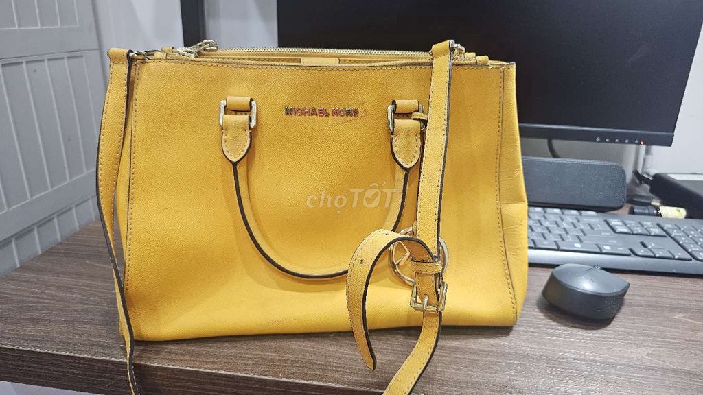 Túi Michael Kors để lâu ko dùng