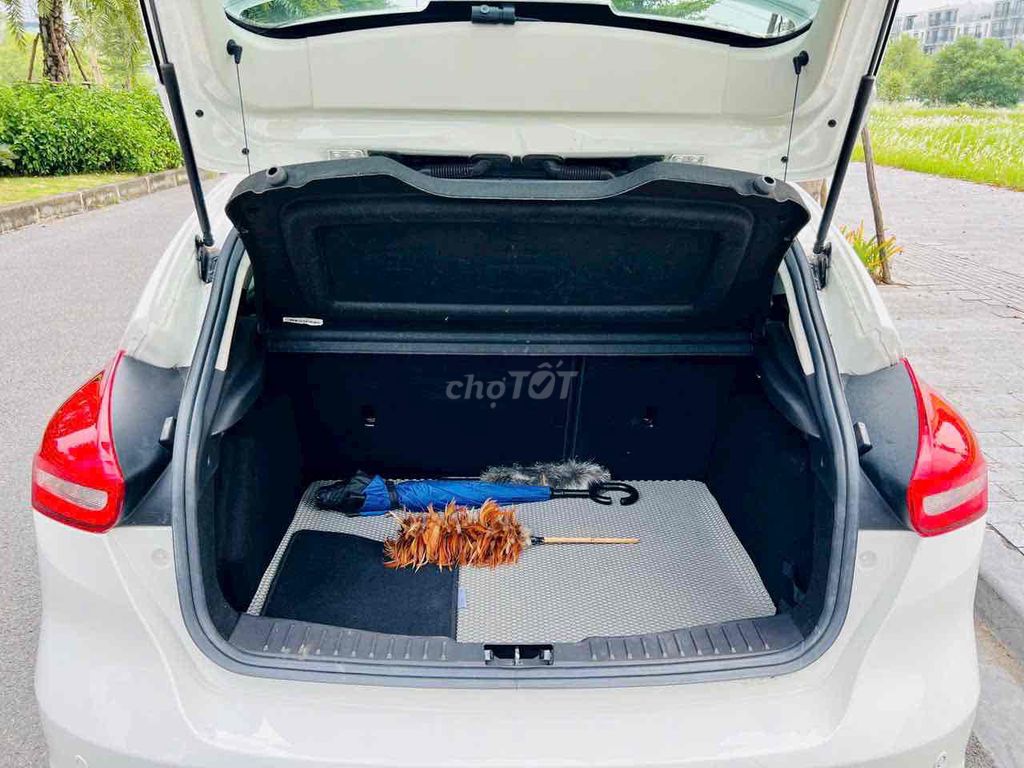 Focus 1.5L Ecoboost 2018 Sport lịch sử hãng 10,4v. Mua bán Ô tô tại Quận Thanh Xuân Hà Nội được đăng bởi Thắng hình 12