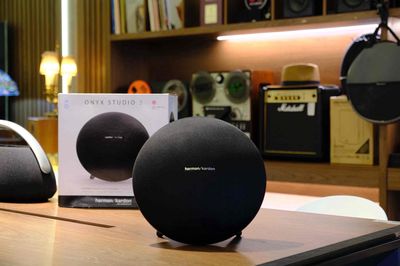 Loa Harman Kardon Onyx Studio 3 đẹp 98%. Mua bán Tivi, Âm thanh tại Quận Bình Thạnh Tp Hồ Chí Minh được đăng bởi Vân Anh 2Tech House
