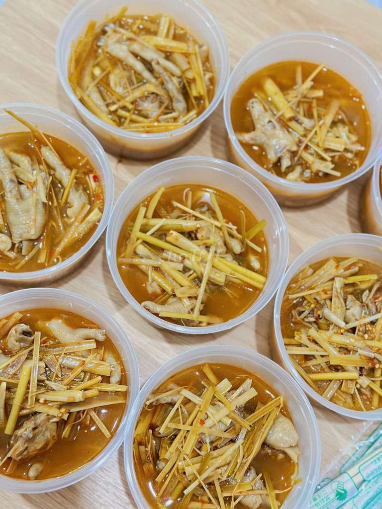 Chân gà xào cay bánh mì. Mua bán Đồ ăn, thực phẩm và các loại khác tại Quận Hải Châu Đà Nẵng được đăng bởi Huỳnh Lộc hình 1