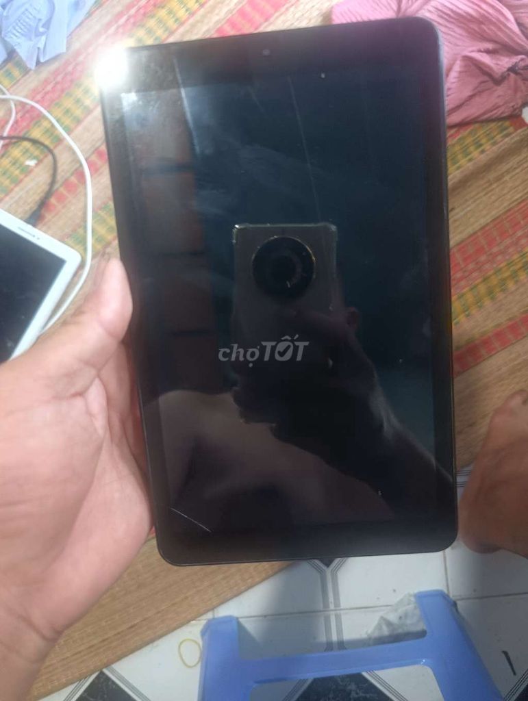 Samsung Máy tính bảng Đen Nứt kính. Mua bán Máy tính bảng tại Thành phố Thủ Đức Tp Hồ Chí Minh được đăng bởi điện tử gia re hình 1