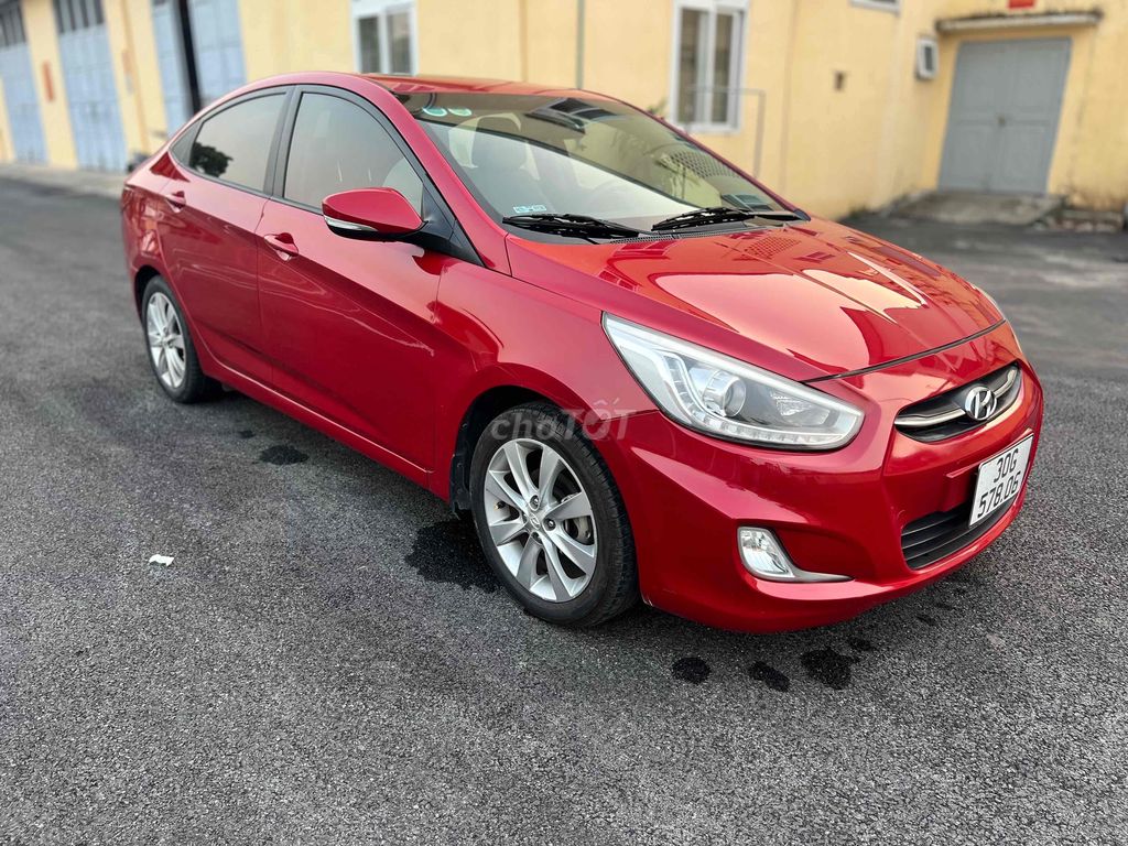 Hyundai Accent 2015 1.4 AT seadan - 120000 km