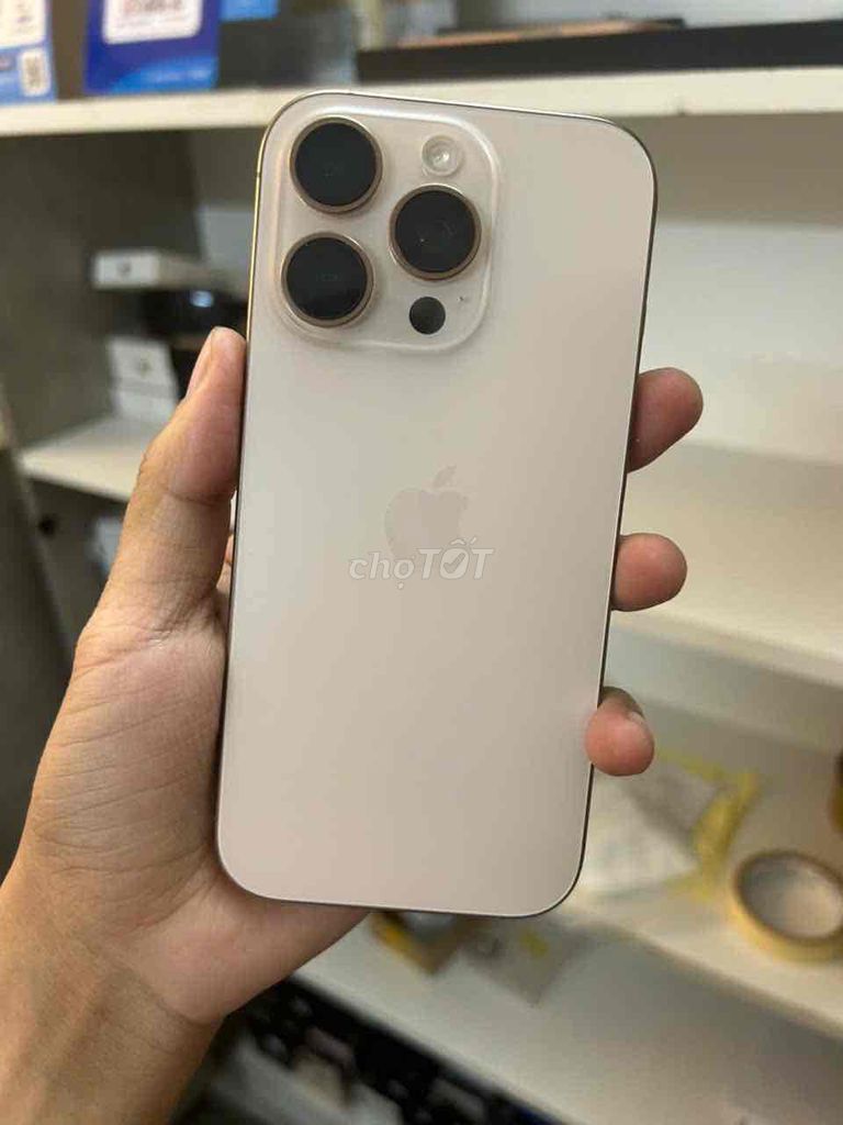 iPhone 16 Pro Vàng QUỐC TẾ. Mua bán Điện thoại tại Quận 7 Tp Hồ Chí Minh được đăng bởi Trâm bán táo  hình 1