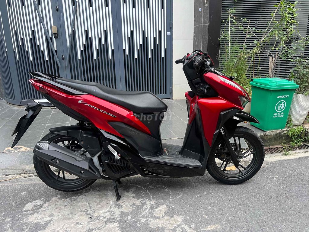 Honda Vario 2019 красный candy, скутер