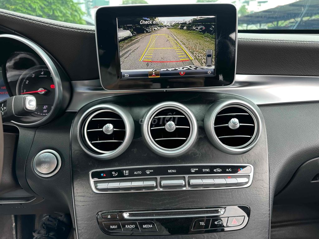 Mercedes Benz GLC 300 AMG  2016 Trắng Nâu 9 Vạn. Mua bán Ô tô tại Quận Cầu Giấy Hà Nội được đăng bởi Vũ Kiên hình 9