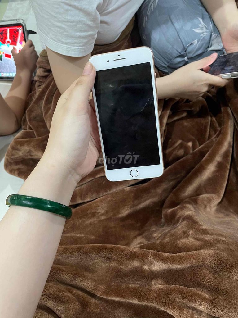 Apple iPhone 8 Plus 64GB Vàng hồng. Mua bán Điện thoại tại Quận Liên Chiểu Đà Nẵng được đăng bởi  Tiên hình 1