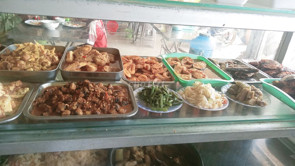 Cần nữ phụ quán cơm bao ăn ở chăm chỉ trách nhiệm. Việc làm Nhân viên phục vụ tại Huyện Đam Rông Lâm Đồng được đăng bởi Kỳ Anh hình 6
