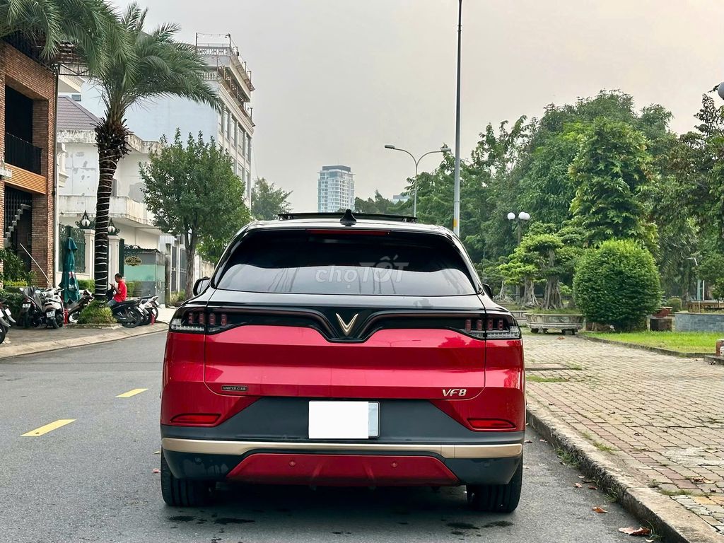 VinFast VF8 Plus 2024 батарея в собственности с безлимитной зарядкой, семейный автомобиль
