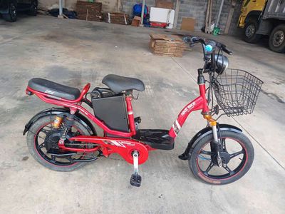 Thanh lý xe điện màu đỏ còn bảo hành. Mua bán Xe điện tại Thị xã Bến Cát Bình Dương được đăng bởi pham the cao