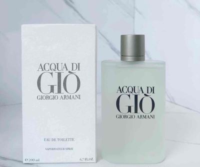 Cần bán nước hoa Acqua Di Giò chính hãng xách tay.