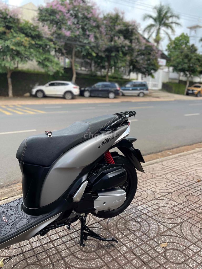 Honda SH Mode 2018 Bạc đen. Mua bán Xe máy tại Thành phố Buôn Ma Thuột Đắk Lắk được đăng bởi xe máy Hồng Phát hình 10