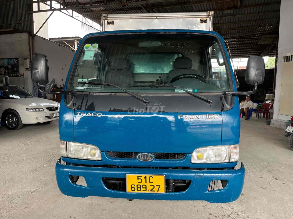 K165 tải 2,4 tấn máy lạnh thùng kín