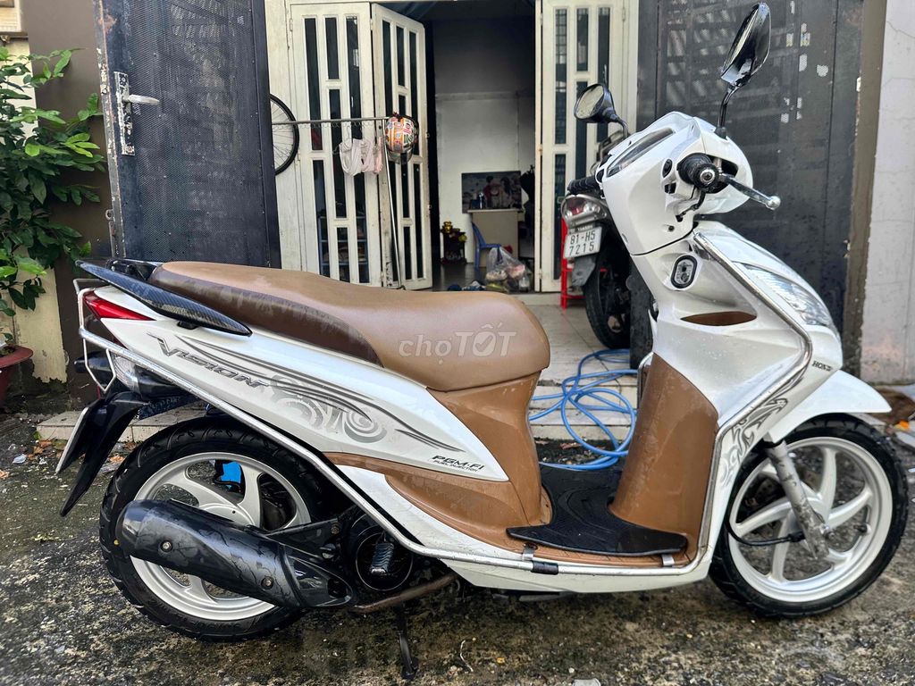 Vision 2014 limited, màu trắng, nguyên zin,2 chìa. Mua bán Xe máy tại Quận Bình Tân Tp Hồ Chí Minh được đăng bởi Đông hình 3